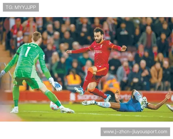 利物浦传中落点绝妙，萨拉赫甩头破门